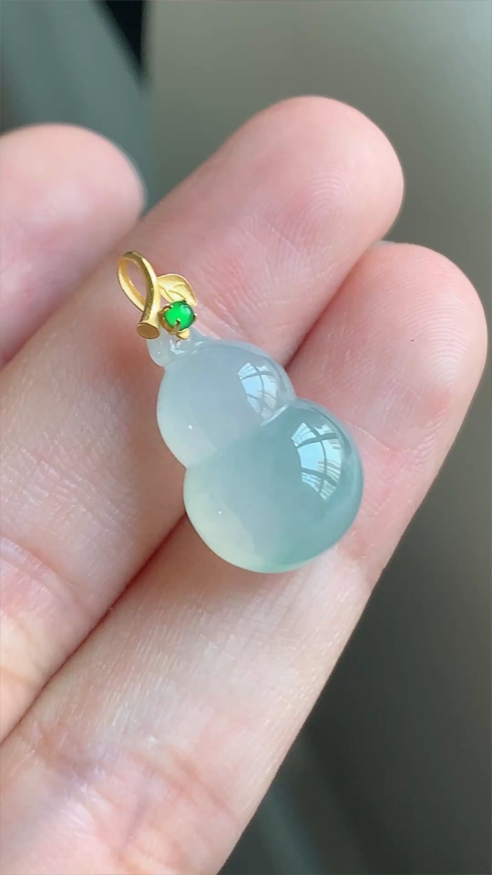 翡翠精品，葫芦，冰种无裂，18k金 尺寸19-15-12.6 aa916