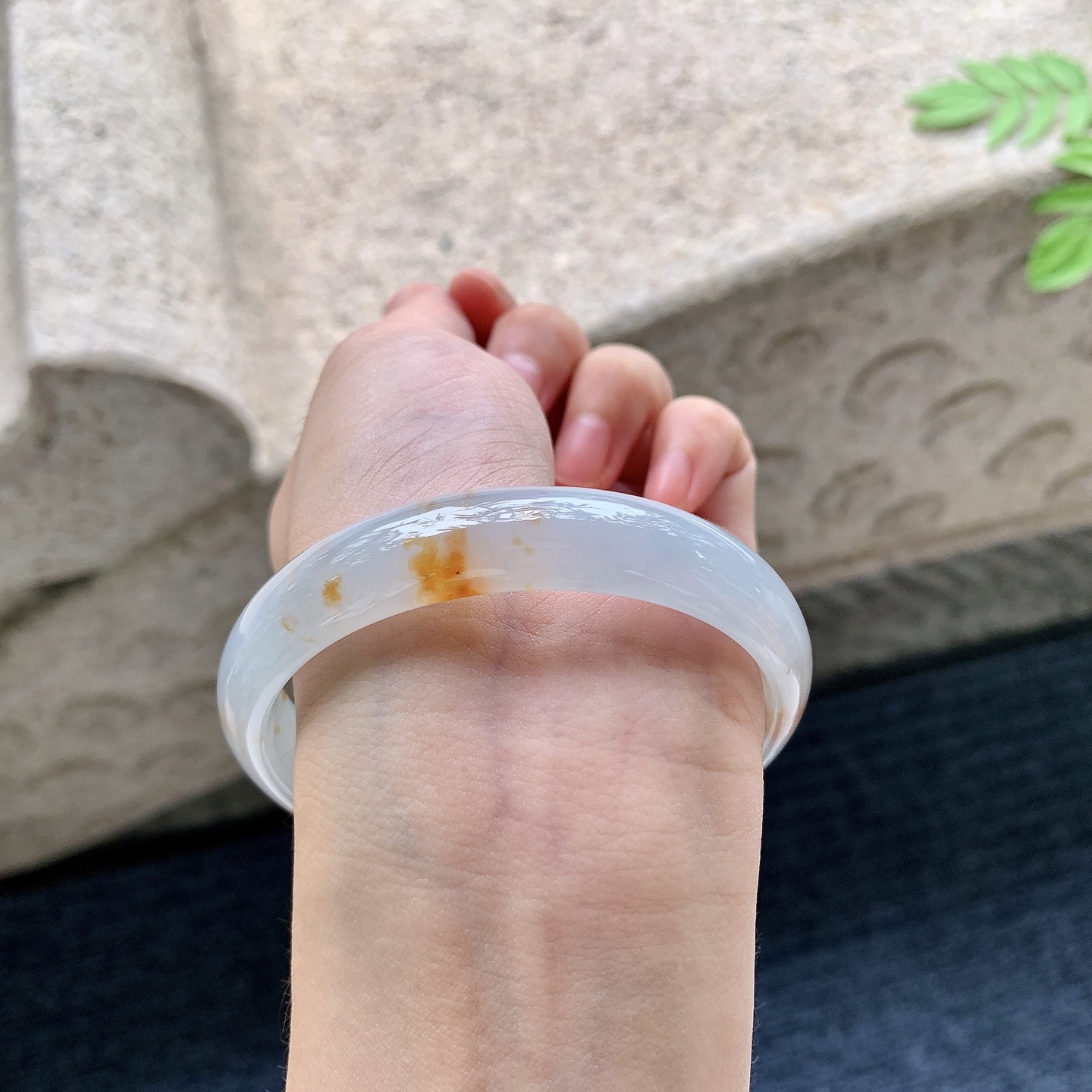 正圈56 57 圈口57.8/12.7/6.2 编码HJ090801 糯冰飘黄翡，水润，种老，细腻，无裂
