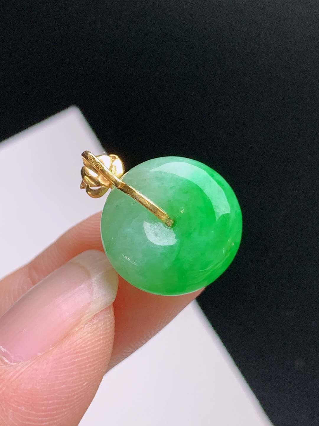 ️ 冰飘绿平安扣吊坠，翠色鲜亮，莲花金镶，清新灵动 裸石14.5-5.7 整体19.2 42
