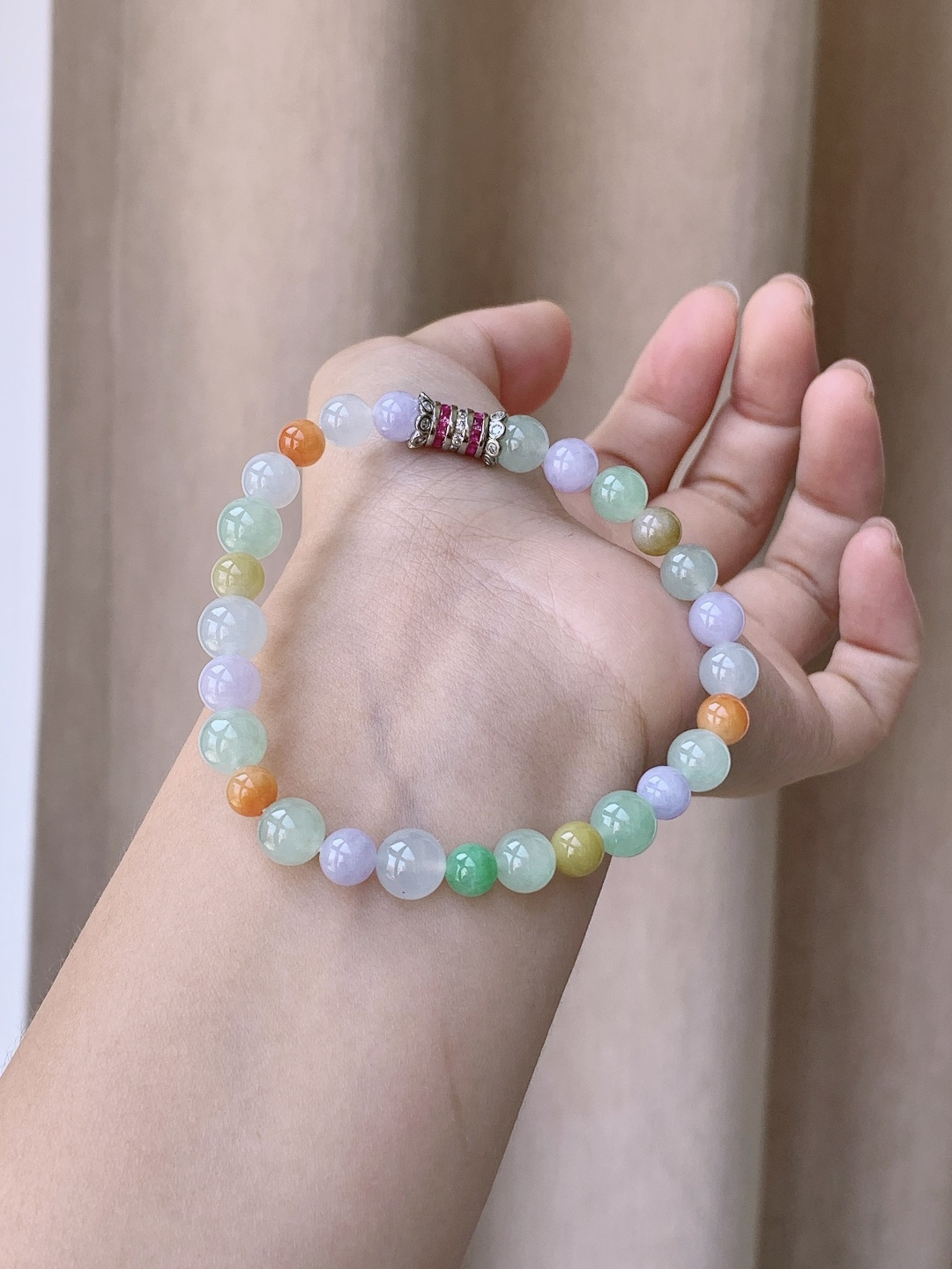 【珠子】冰多宝手串圆珠珠子手串 【说明】缅甸 性比高 【尺寸】7.7-5.8mm 【重量】19.2