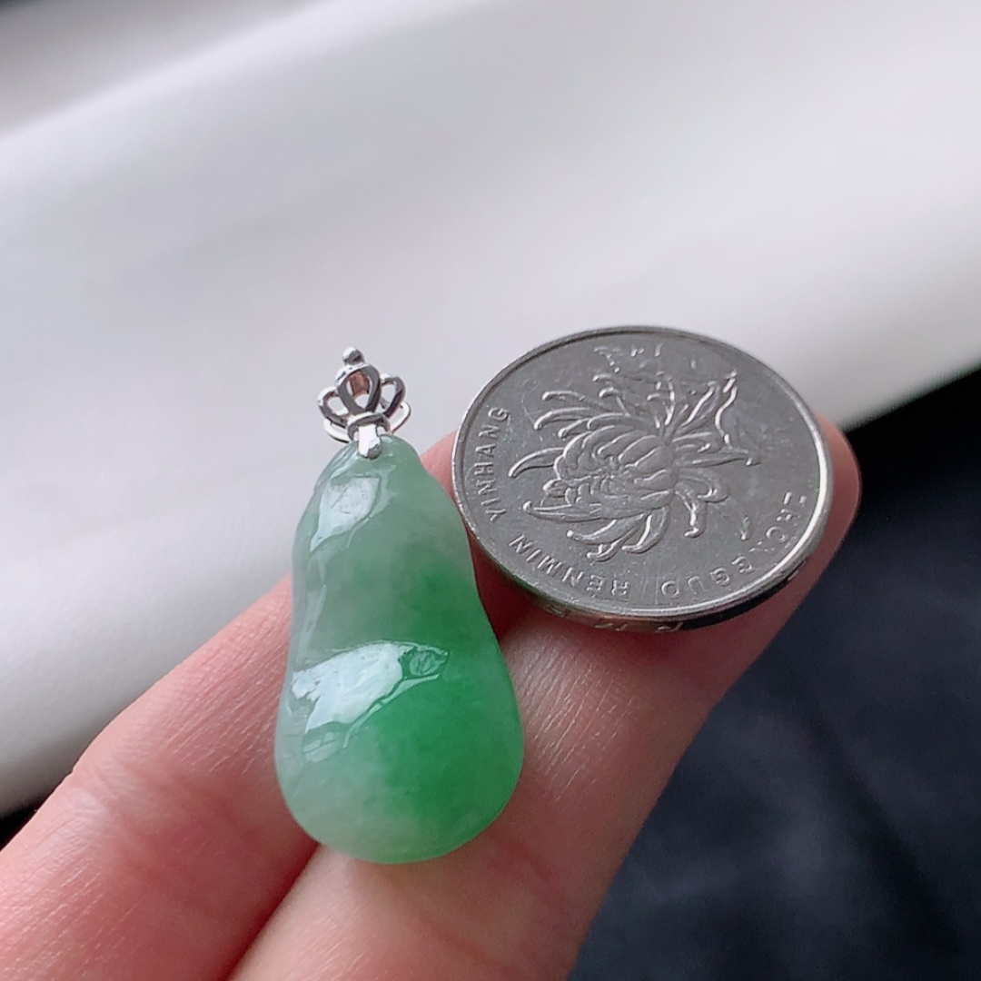 ️ 冰飘绿福瓜吊坠 翠色明媚，底子细腻水润，佩戴精致气质 货号35726，27.7-14.9-5.9