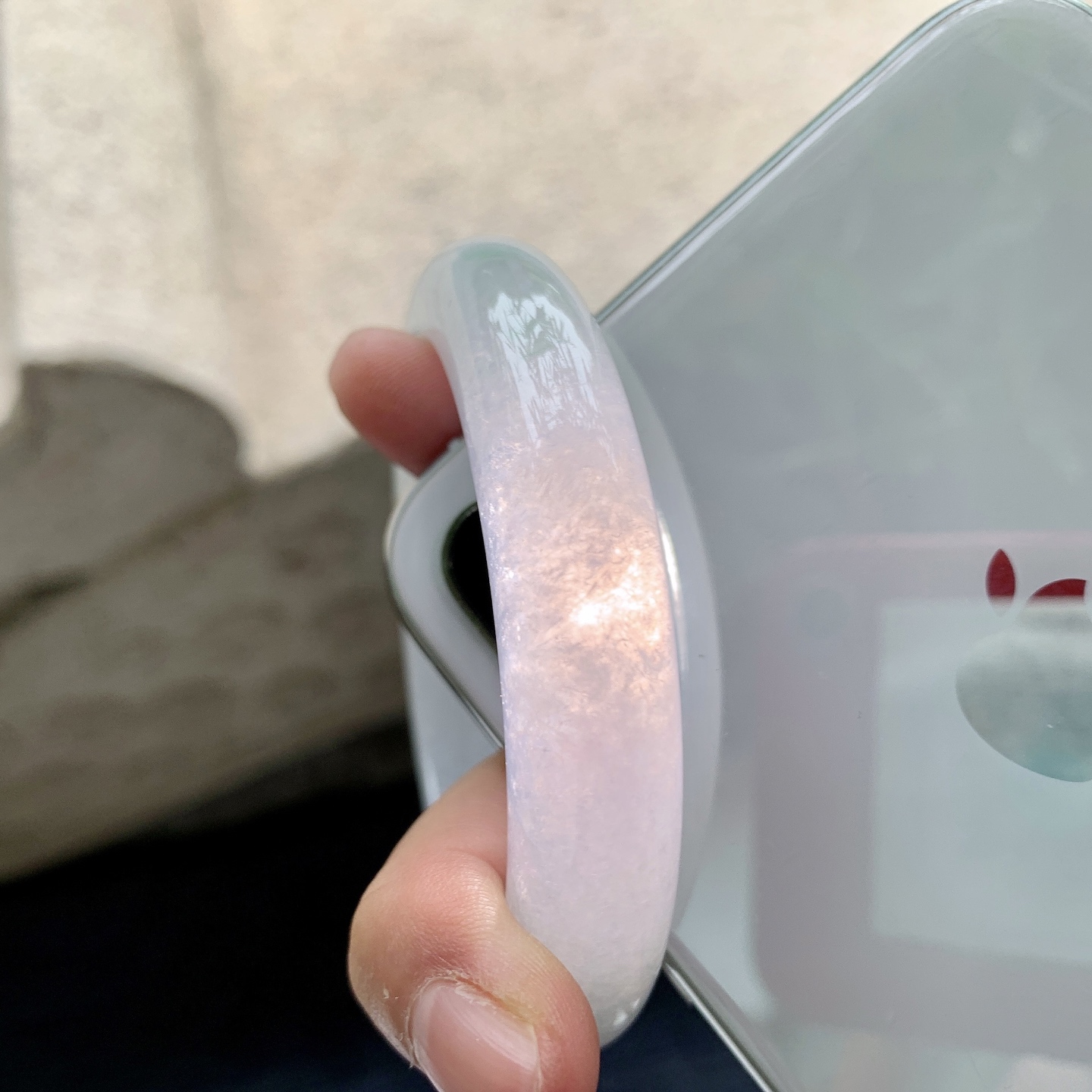 正圈54 55 圈口55.4/12/9 编码WW090834 糯冰飘绿，水润，种老，细腻，打灯有棉线