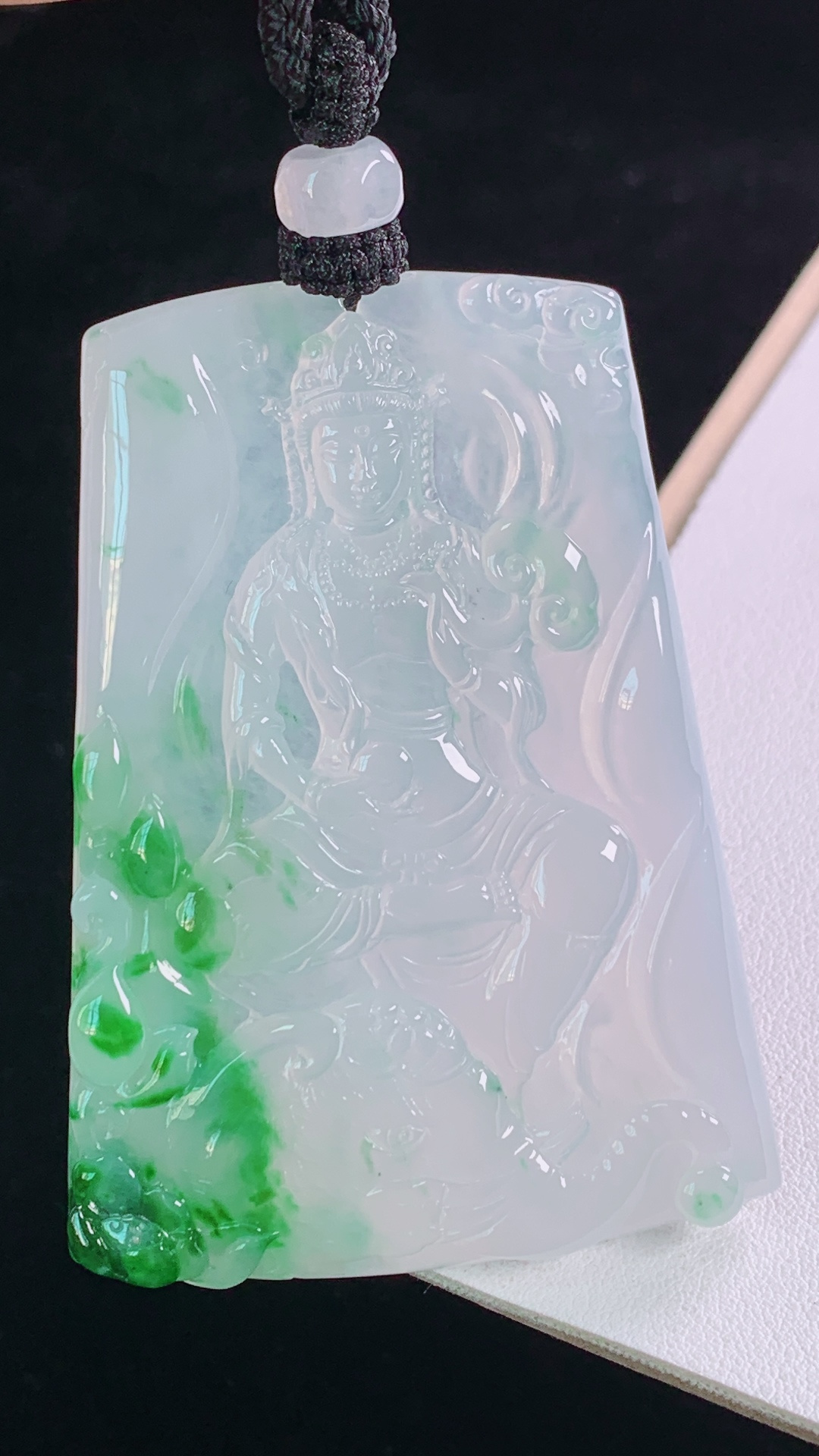 ️高品质，冰飘绿普贤观音，翠色灵动，水润清透，无裂，尺寸:69.8-50.6-5.7mm 14