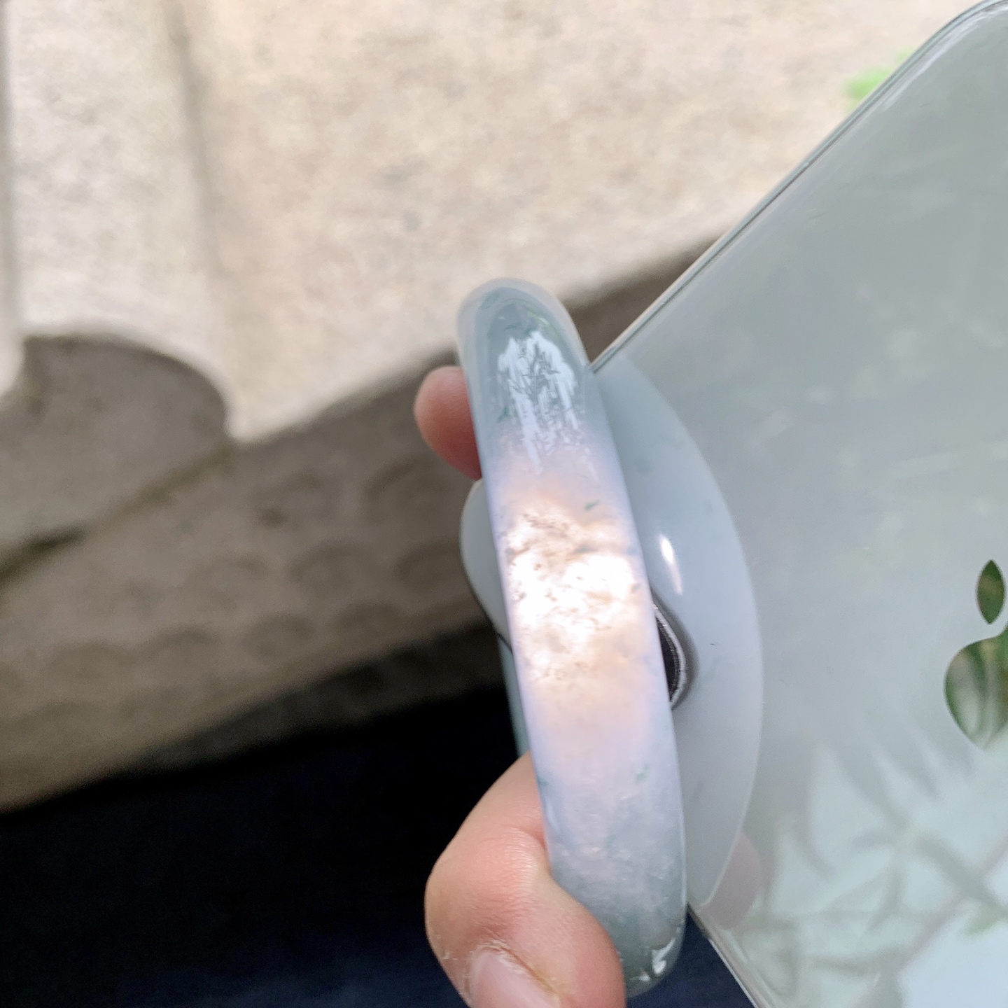 圆条56 57 圈口57/11.6/10.2 编码HW090811 冰飘花，水润，种老，细腻，打灯有絮线