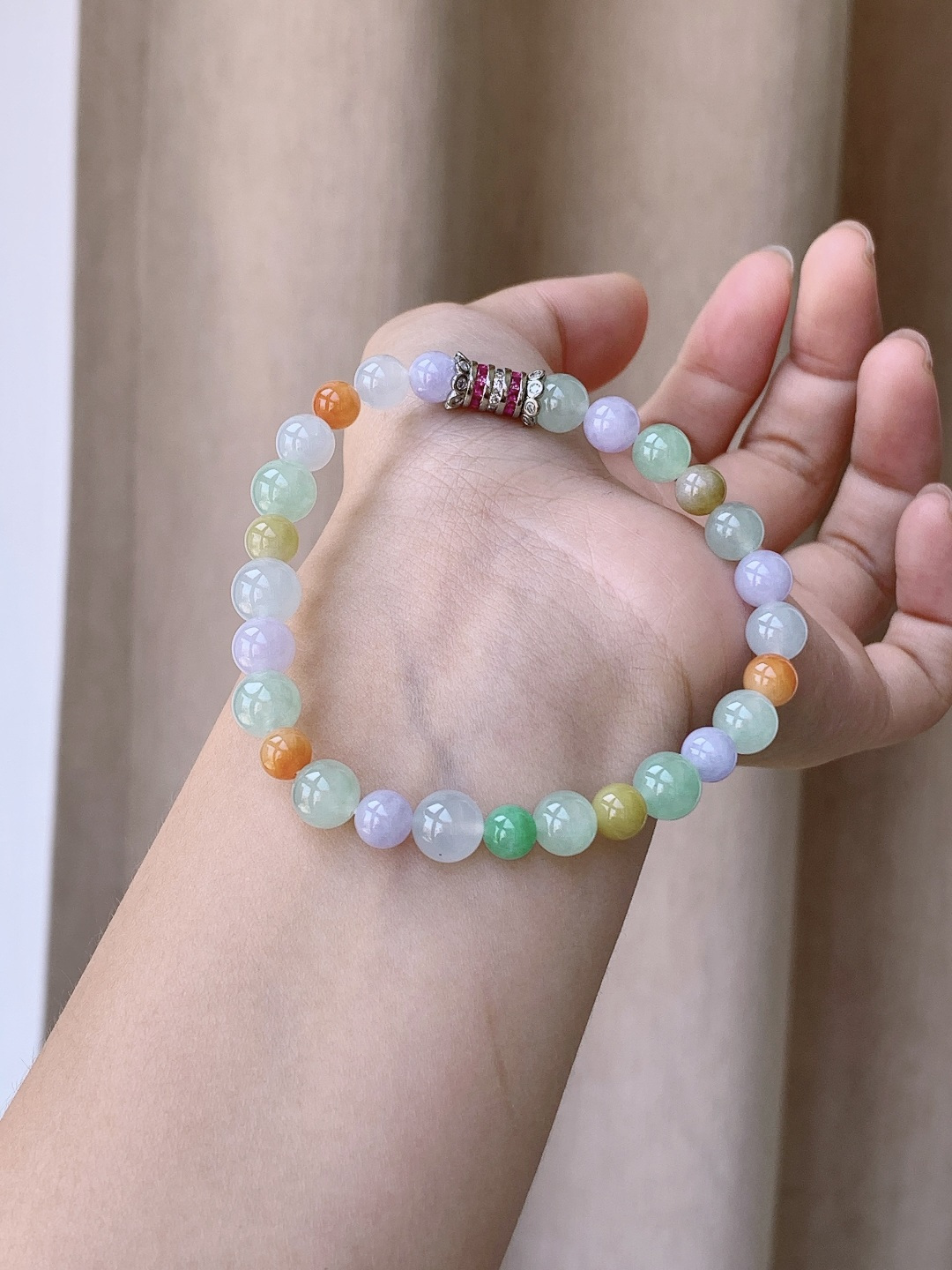 【珠子】冰多宝手串圆珠珠子手串 【说明】缅甸 性比高 【尺寸】7.7-5.8mm 【重量】19.2克