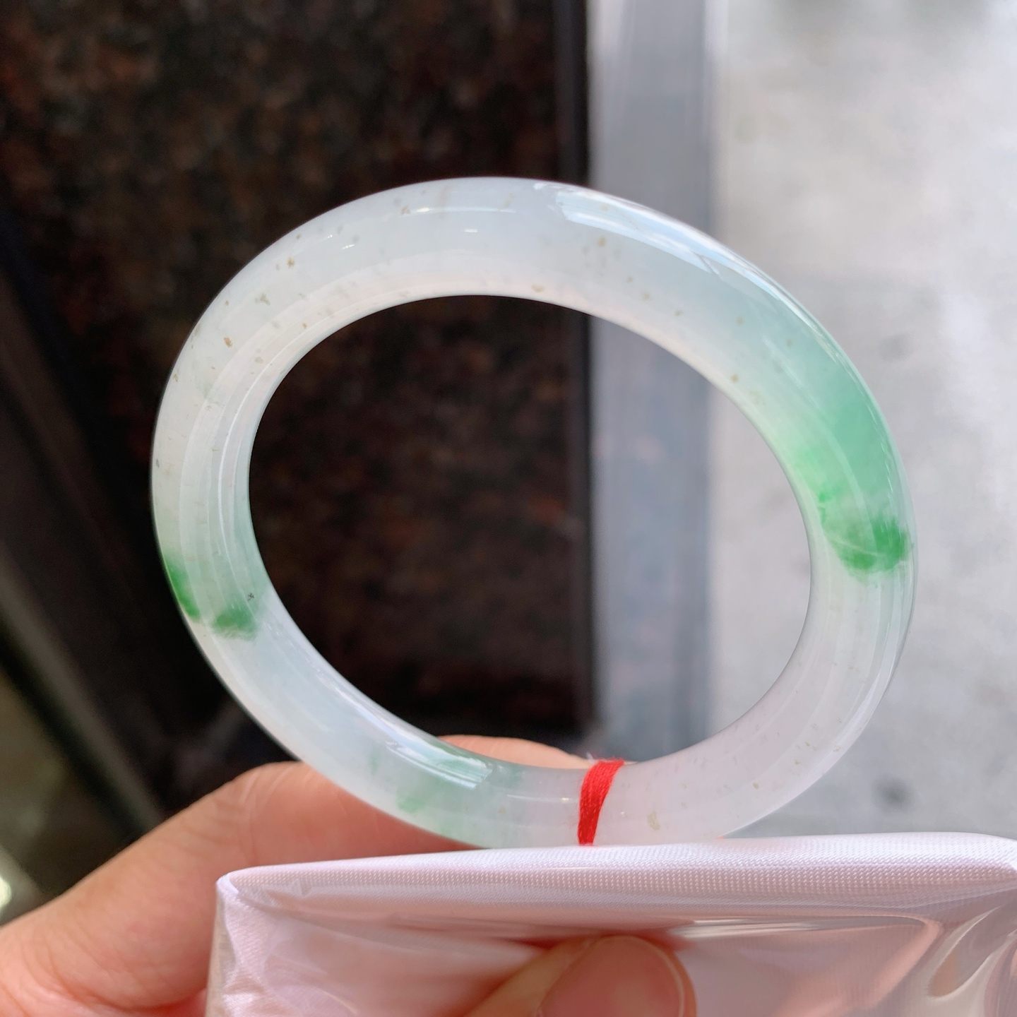圆条冰飘绿 微细纹 尺寸：50.6/8.4 小圈口
