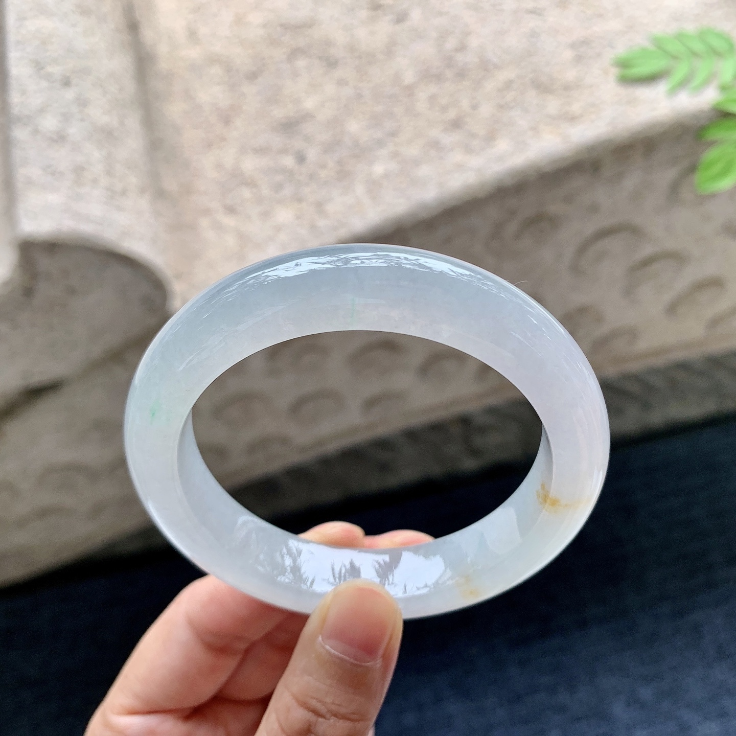 正圈54 55 圈口55.4/12/9 编码WW090834 糯冰飘绿，水润，种老，细腻，打灯有棉线