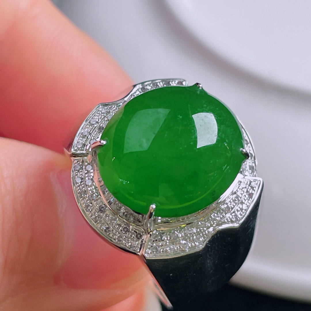 ️冰绿戒指，18k镶嵌，老种起光，细底通透，尺寸：裸石15/13.2/5mm0917