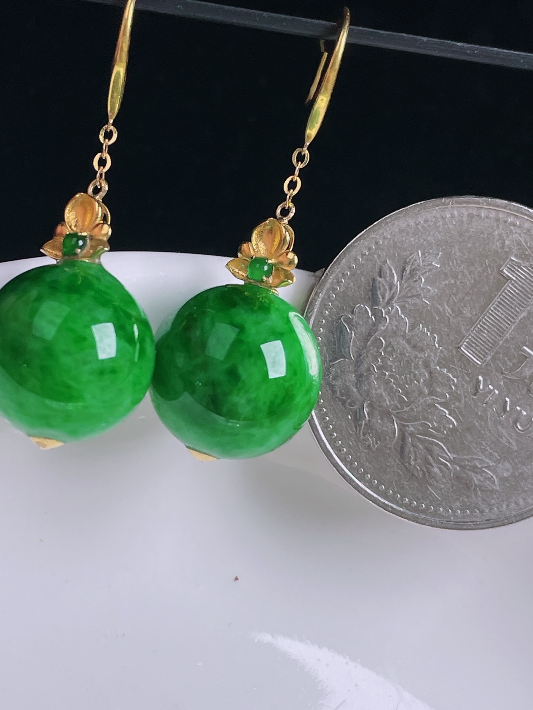 辣绿耳坠，18k镶嵌，老种起光，细底通透，尺寸：裸石12.6mm0917