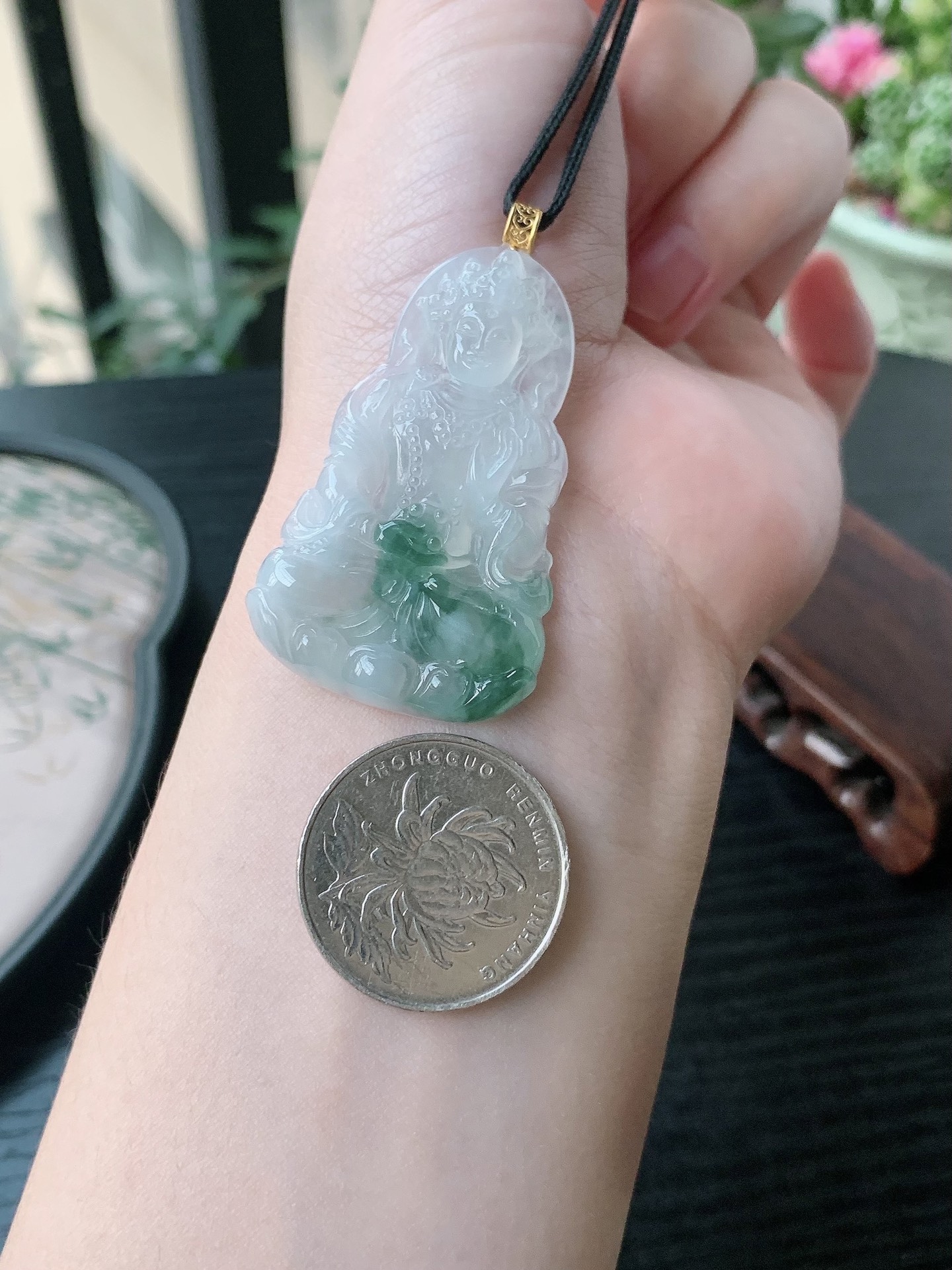 18k金镶嵌老坑冰种胶感飘蓝花渡母吊坠 裸石尺寸:46.6-28.1-6mm