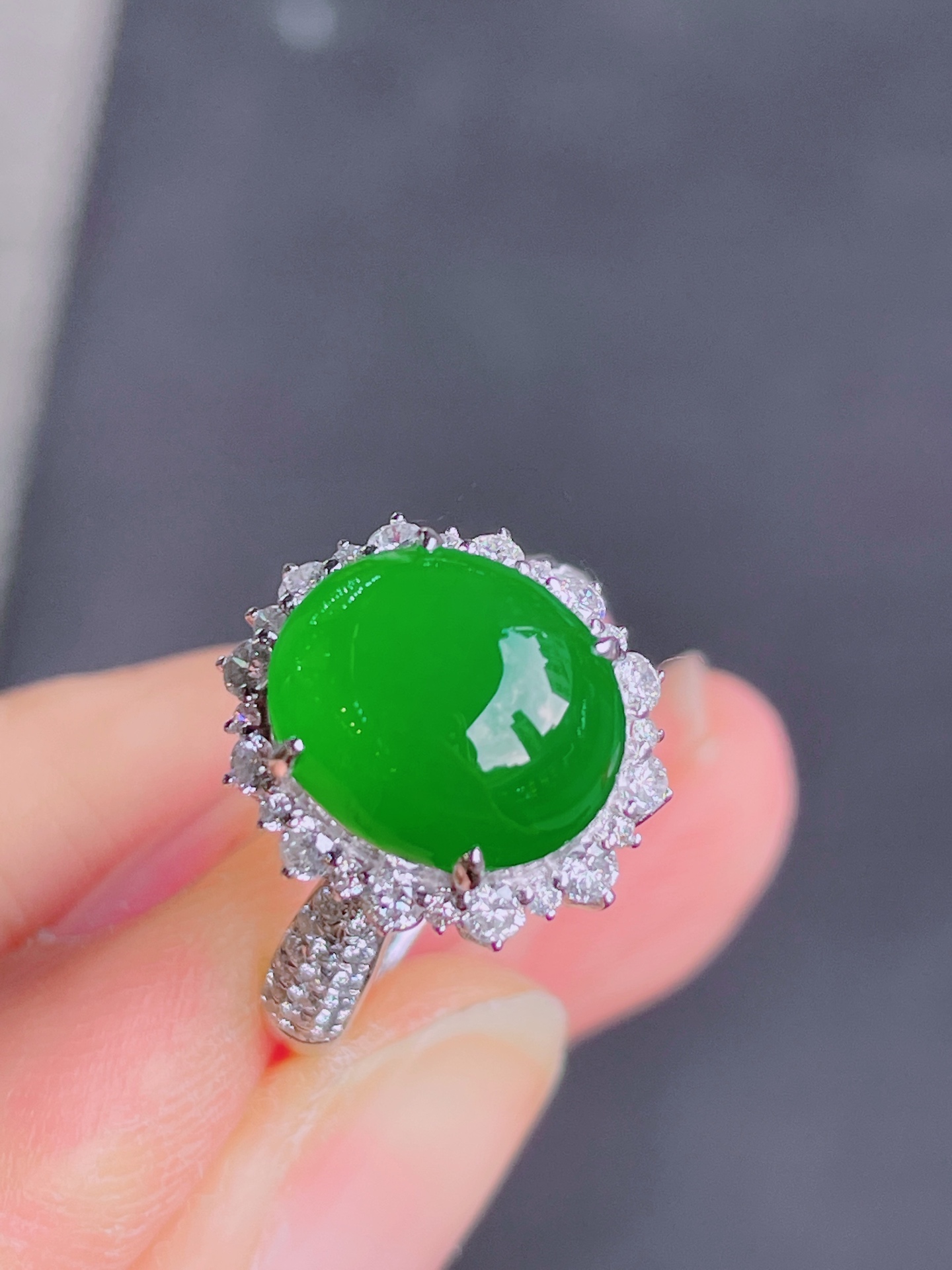 ️高冰绿蛋面戒指 晶莹剔透，新颖时尚，珠光宝气，11.5-9.5-4