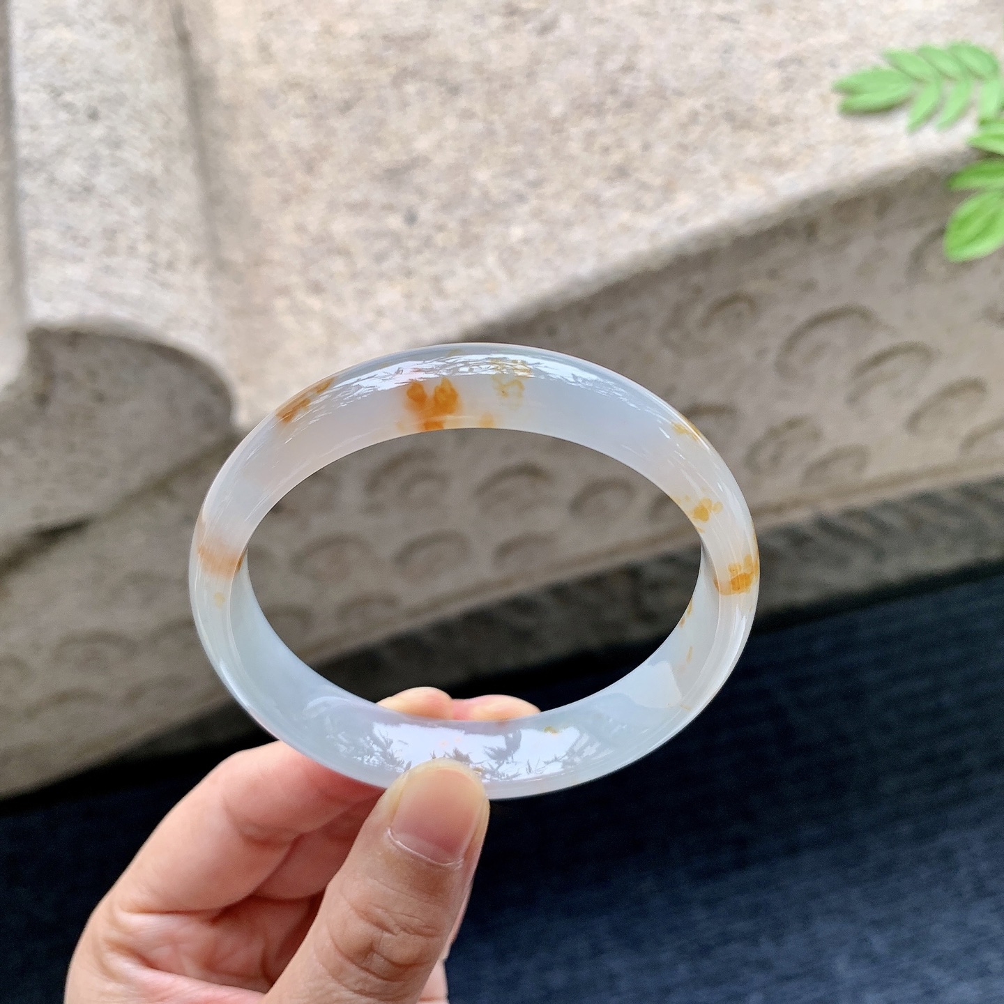 正圈56 57 圈口57.8/12.7/6.2 编码HJ090801 糯冰飘黄翡，水润，种老，细腻，无裂