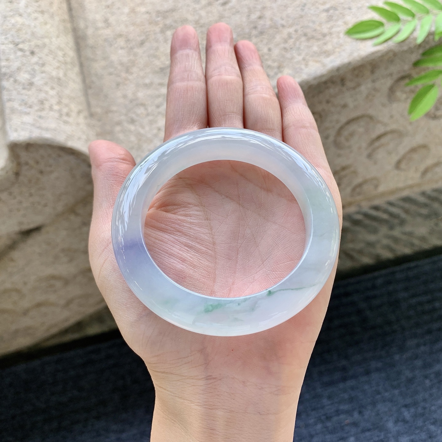 正圈53 54 圈口54.3/11/10 编码A3091526 冰糯飘紫飘花，水润，种老，细腻，打灯