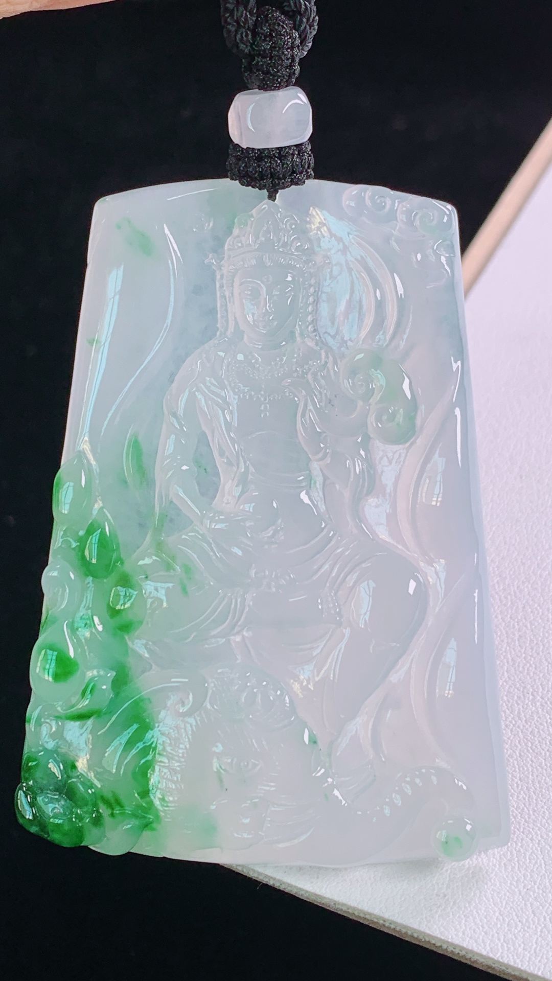 ️高品质，冰飘绿普贤观音，翠色灵动，水润清透，无裂，尺寸:69.8-50.6-5.7mm 14