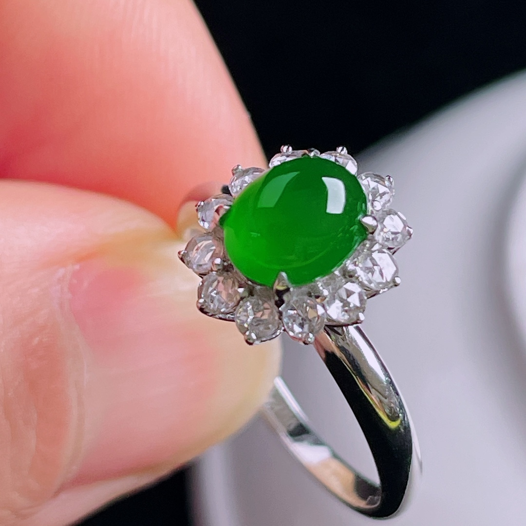 ️冰绿戒指，18k镶嵌，老种起光，细底通透，尺寸：裸石7.5/6/4mm0917