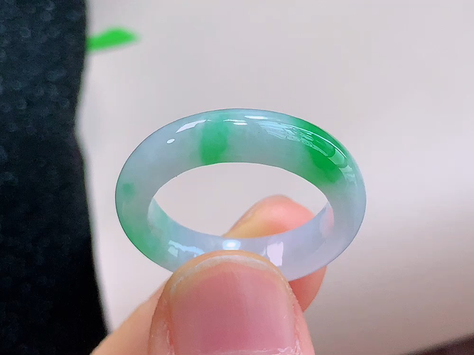 ️ 戒圈，无裂，尺寸18.6-5.8-3.6mm，圈口18，包A附证书