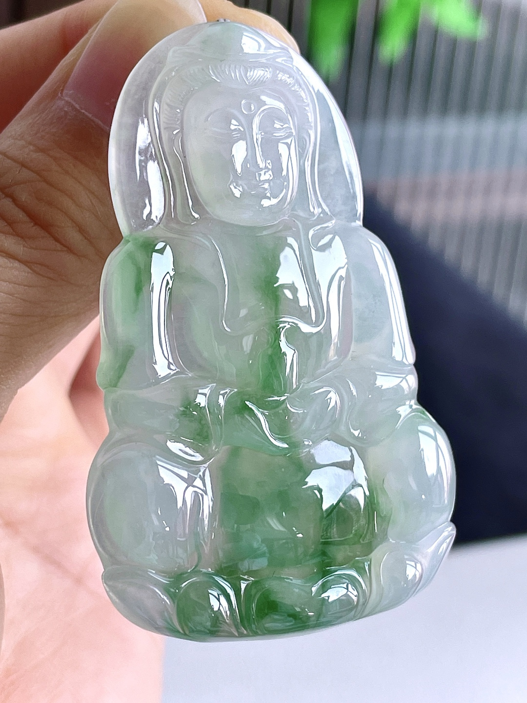 【裸石】冰飘花观音大正装观音吊坠 【说明】缅甸 无裂 性比高 【尺寸】58.4-37.5-5 【重