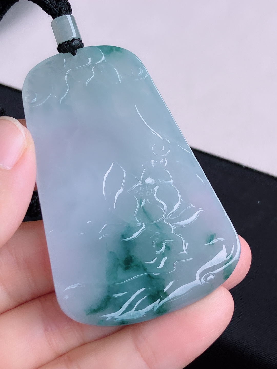 ️，冰种飘花大势至观音，晶莹剔透，花色清爽，尺寸67.3/43.6/5.6/自然光实拍