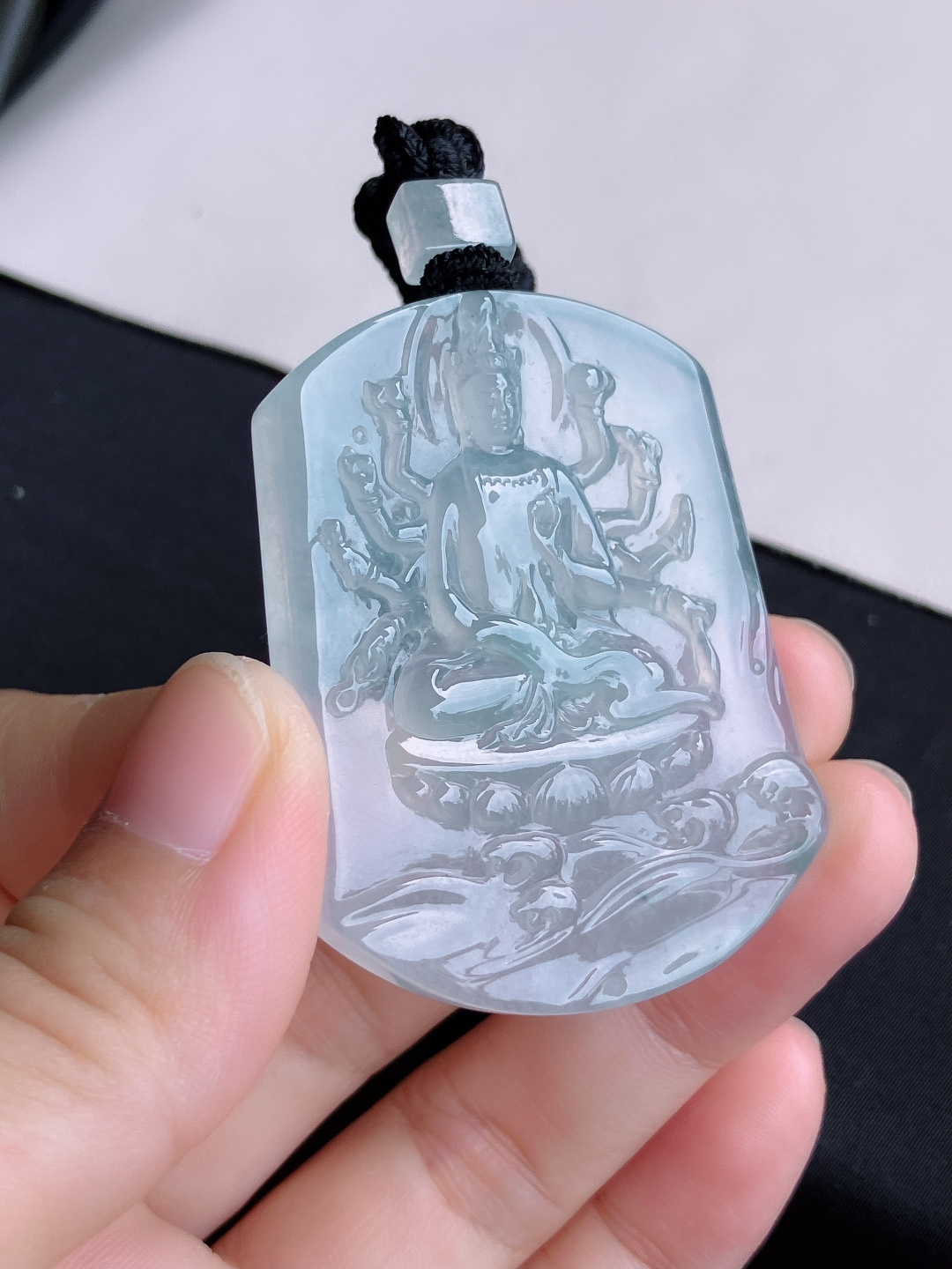 ️，冰种千手观音，晶莹剔透，尺寸52/41.6/5.6/自然光实拍