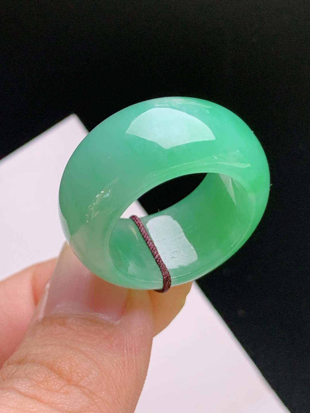️ 冰种绿指环，色泽匀净，水润饱满，端庄显贵 裸石27.6-12.5-5.6 圈口18 42