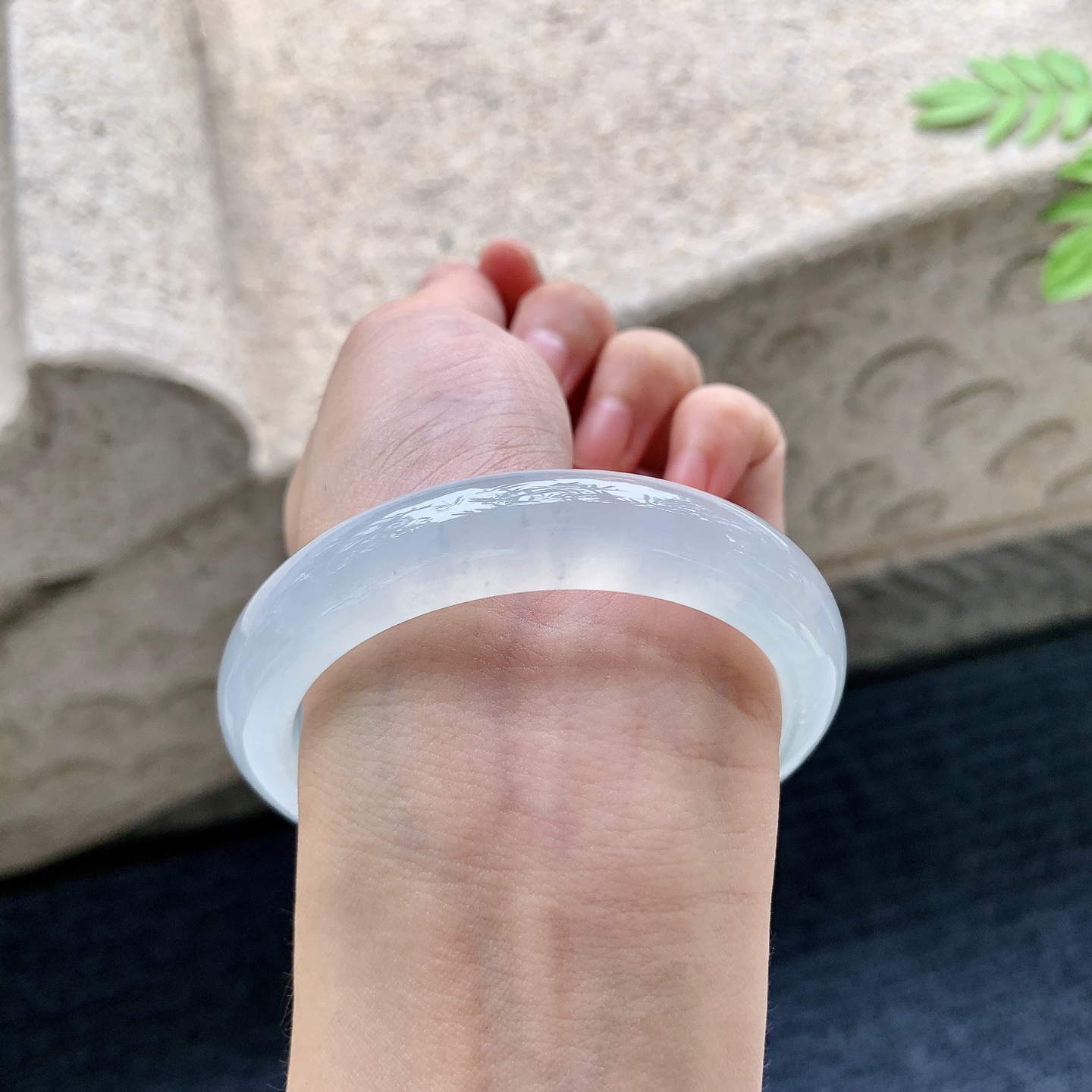 正圈54 55 圈口54.8/11.7/8.4 编码HW090814 冰种，水润，种老，细腻，无裂