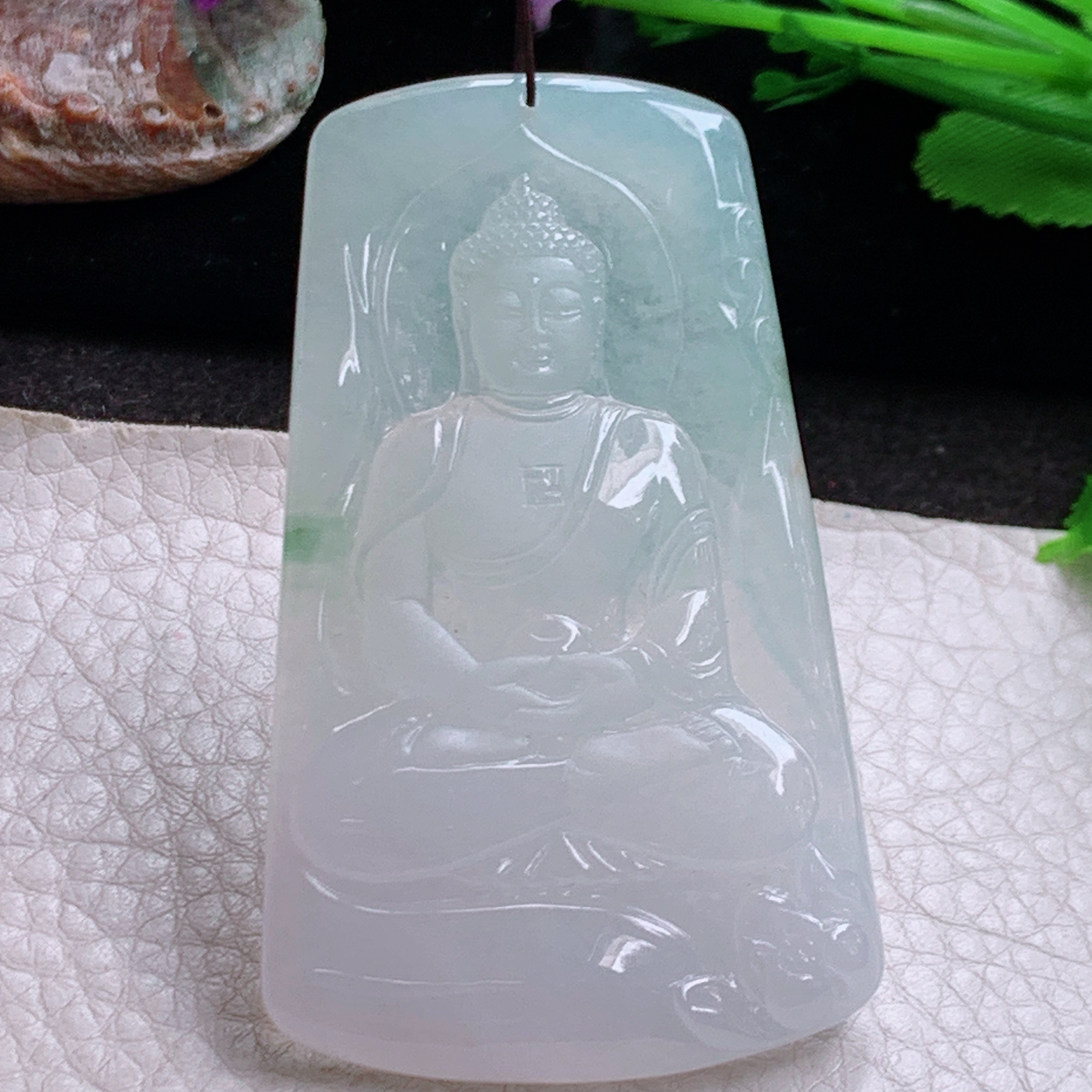 ktj实拍65*39*5.6缅甸翡翠精雕高品质清爽大日如来佛祖玉吊坠