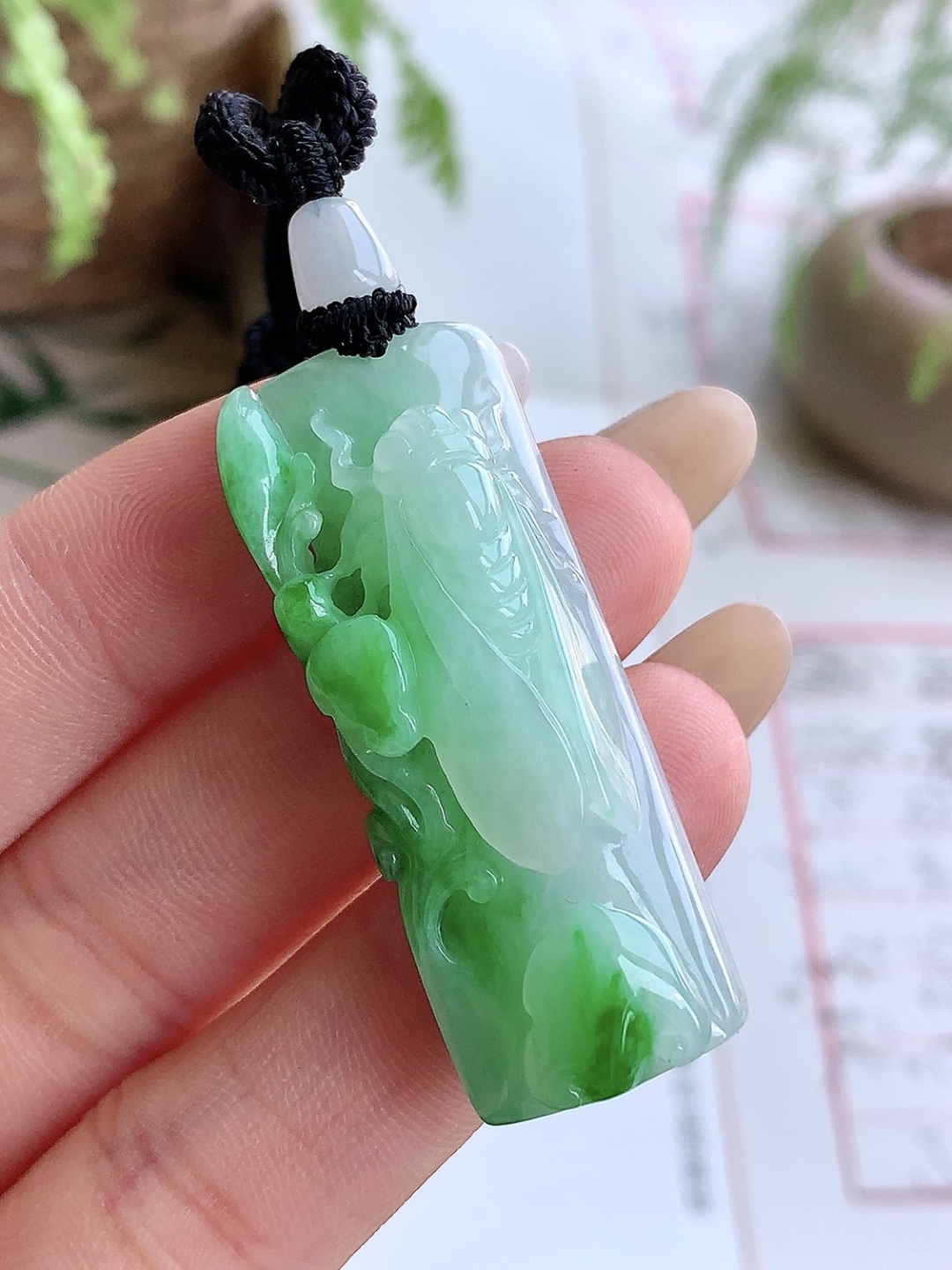 【裸石】️糯冰飘阳绿一鸣惊人吊坠 【说明】缅甸 性比高 超厚 【尺寸】43.7-17.8-11.5 【重量】17克