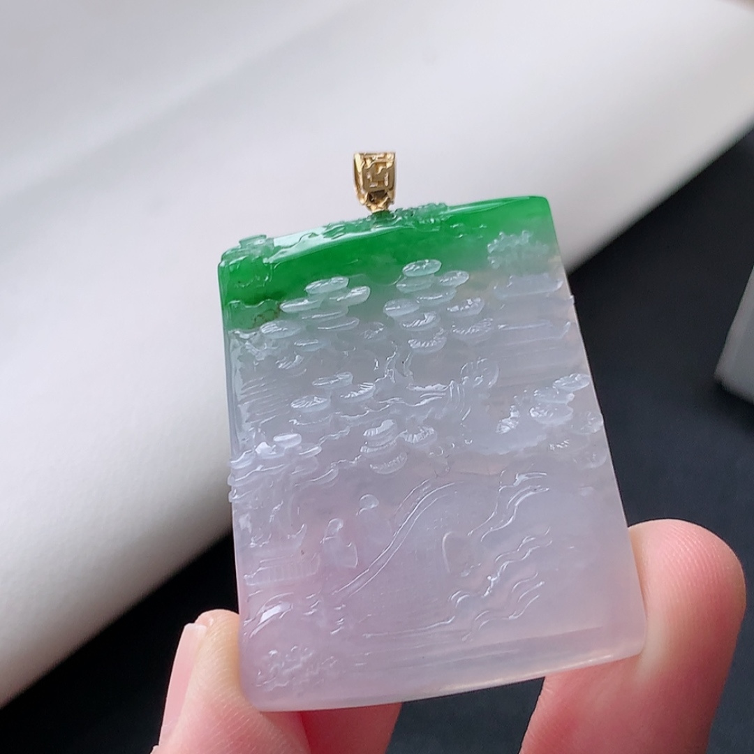 ️ 冰飘绿山水牌吊坠 翠色鲜艳 线条流畅 佩戴简单大方 货号24705，41.5-31.0-5.7