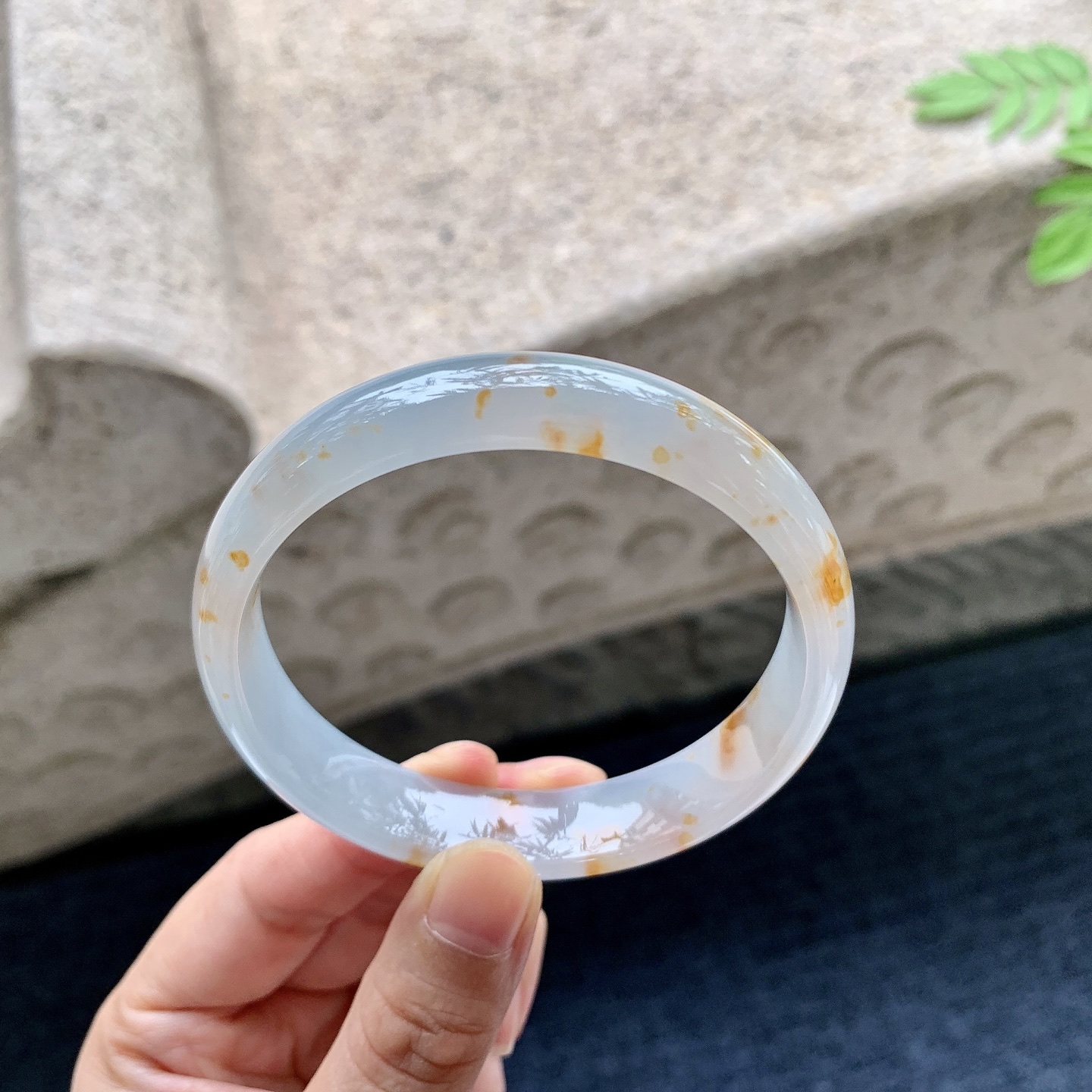 正圈56 57 圈口57.8/12.7/6.2 编码HJ090801 糯冰飘黄翡，水润，种老，细腻，无裂