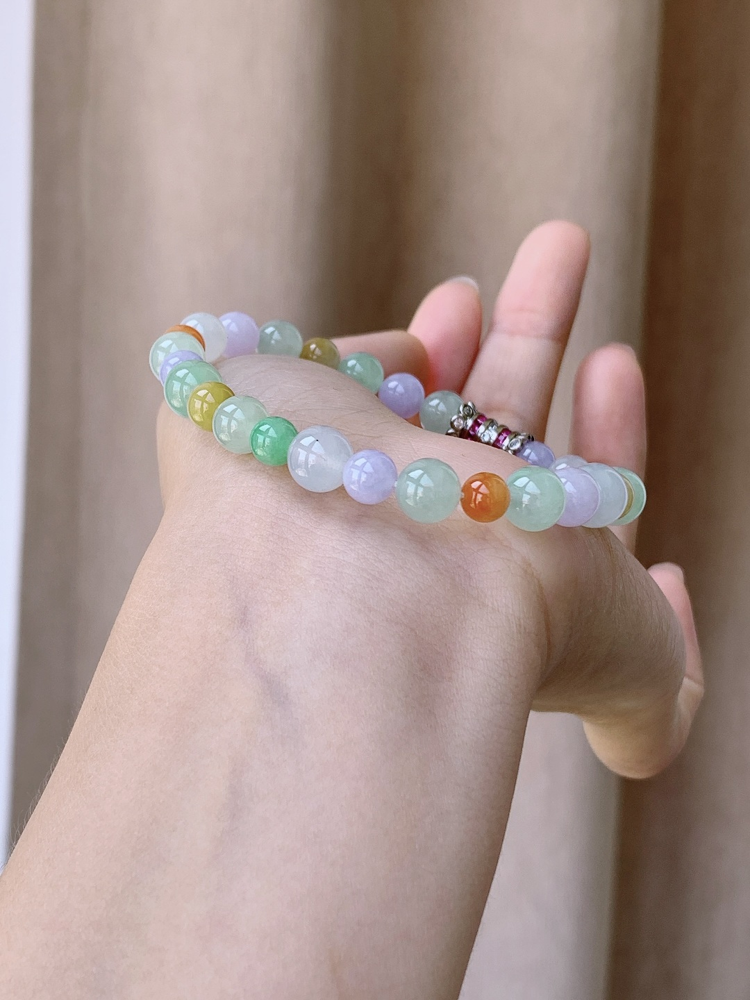 【珠子】冰多宝手串圆珠珠子手串 【说明】缅甸 性比高 【尺寸】7.7-5.8mm 【重量】19.2克