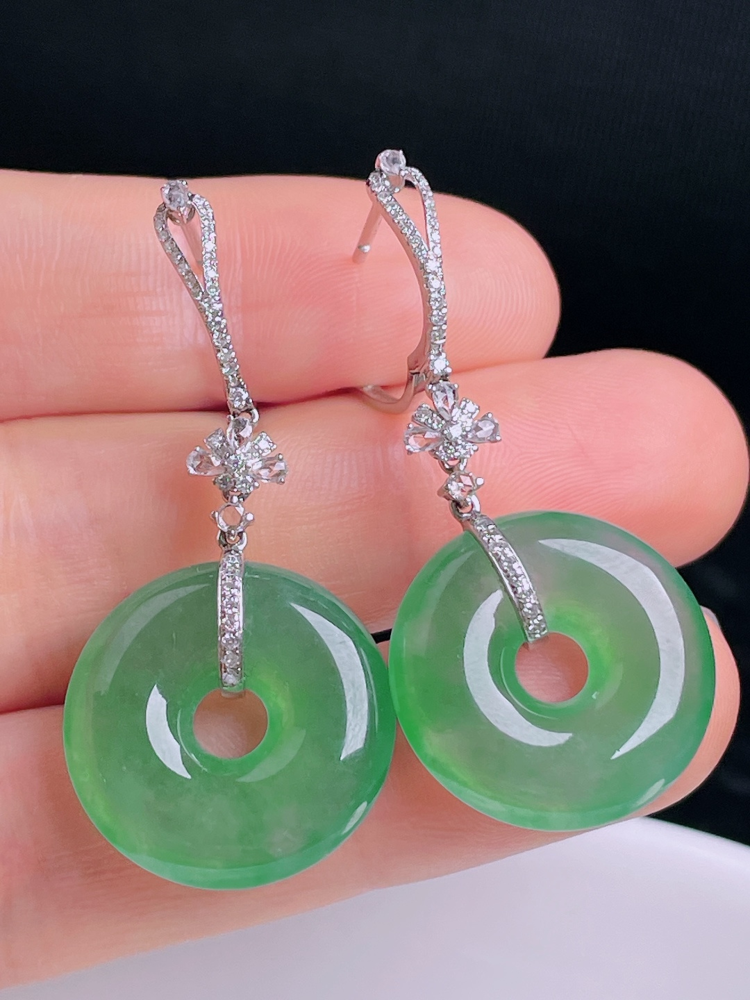 ️冰绿耳坠，18k镶嵌，老种起光，细底通透，尺寸：43裸石20.6/4.8mm0917