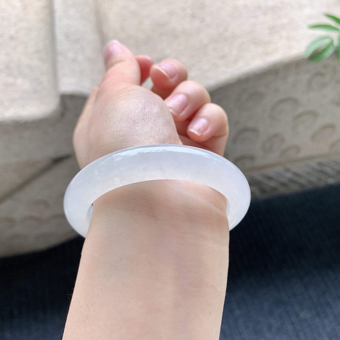 正圈51 52 圈口52/11/8 编码GL082378 糯冰底色，水润，种老，细腻，无裂