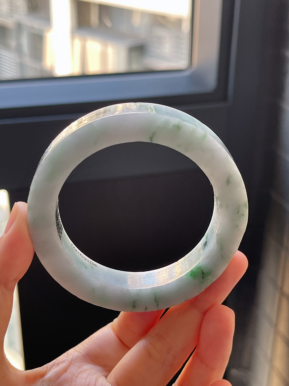 翡翠毛坯，⭕️正圈最大做56，最小做53.5