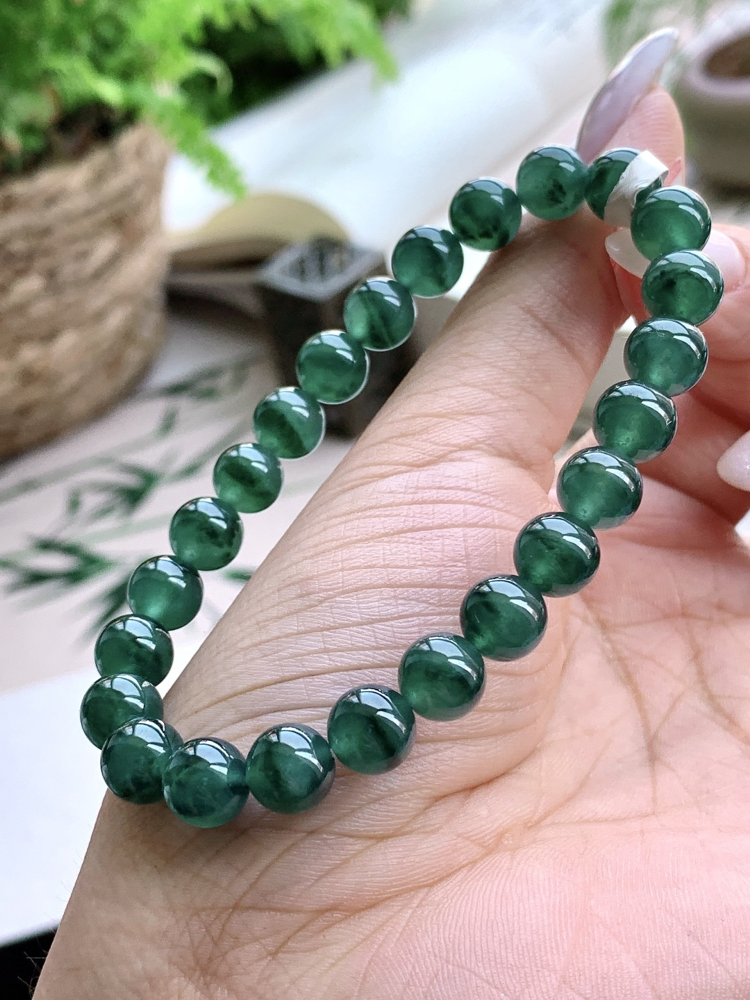 【珠子】️冰种飘花手链晴绿圆珠子手链 【说明】性比高 【尺寸】7.7mm 【重量】20克