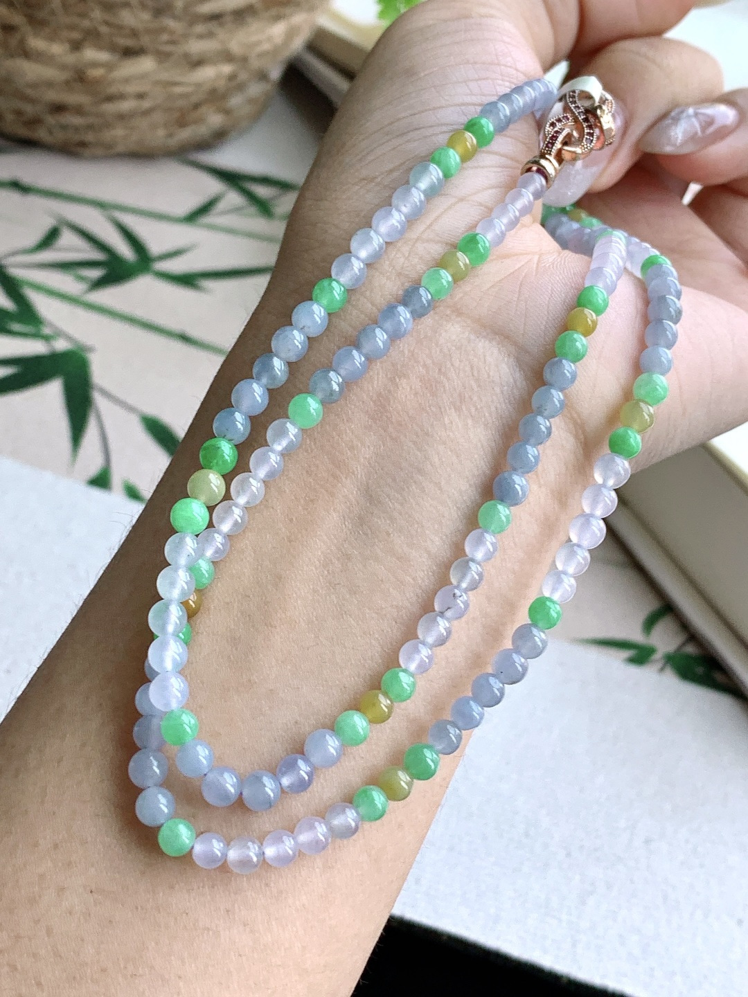 【珠子】️冰多宝珠链圆珠子珠链 【说明】缅甸 性比高 【尺寸】4.4mm，30cm 【重量】20克