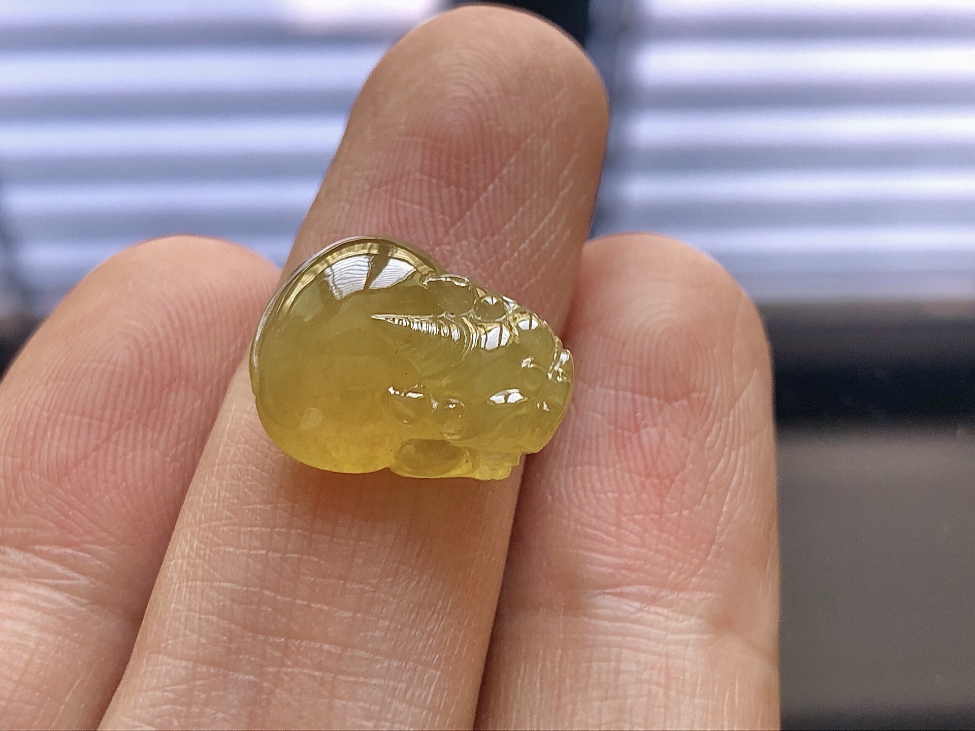 ️ 冰种黄翡貔貅，色泽极美，通透水润，玉质细腻，夺目迷人，镶嵌效果，品相，无裂，尺寸16*12.8*6