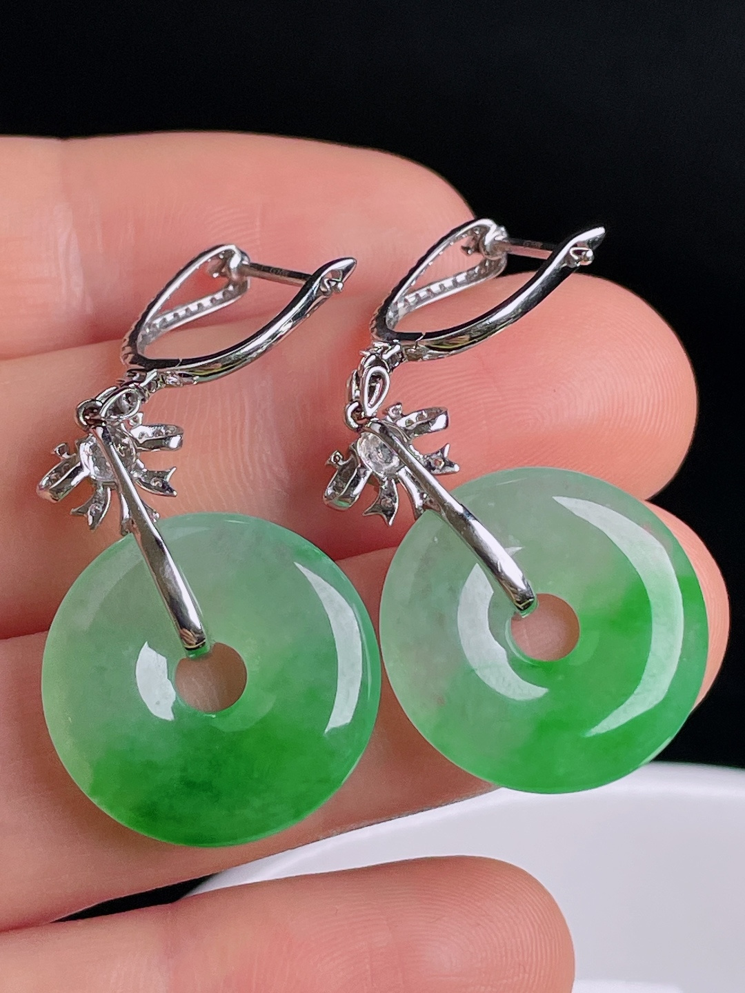 ️冰绿耳坠，18k镶嵌，老种起光，细底通透，尺寸：41.5裸石18.7/3.5mm0917