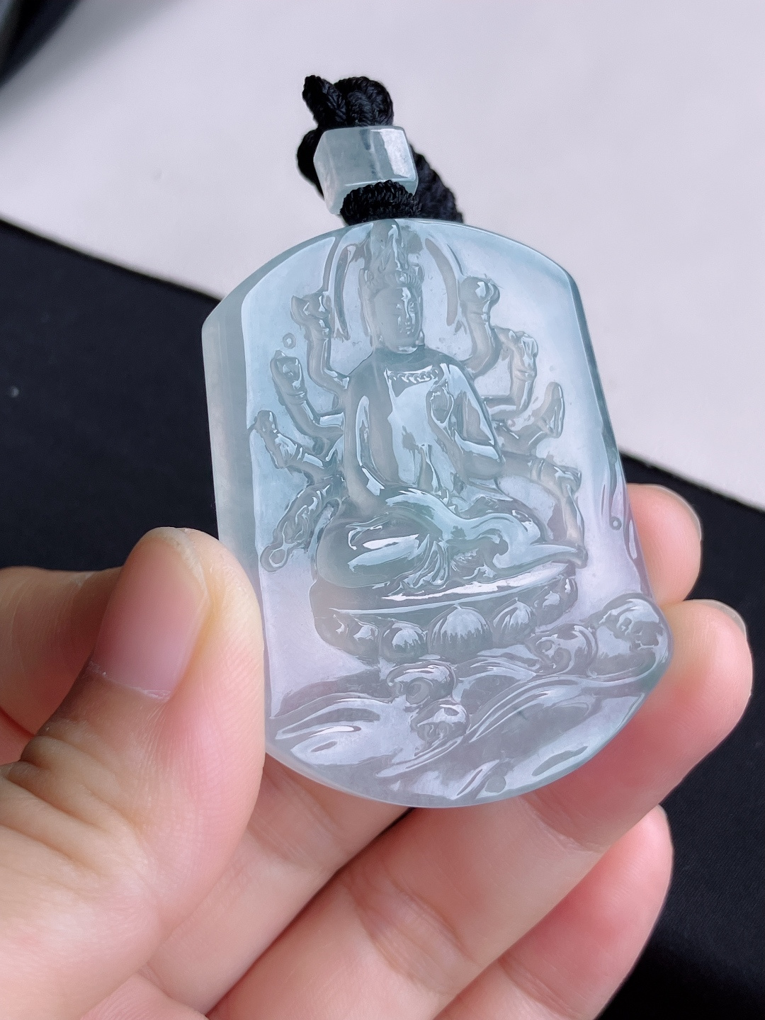 ️，冰种千手观音，晶莹剔透，尺寸52/41.6/5.6/自然光实拍