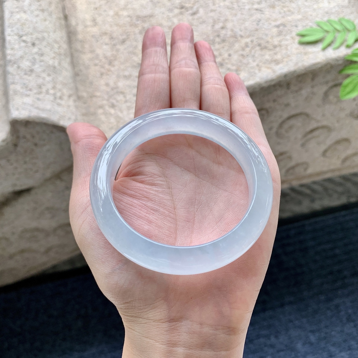 正圈54 55 圈口54.8/11.7/8.4 编码HW090814 冰种，水润，种老，细腻，无裂