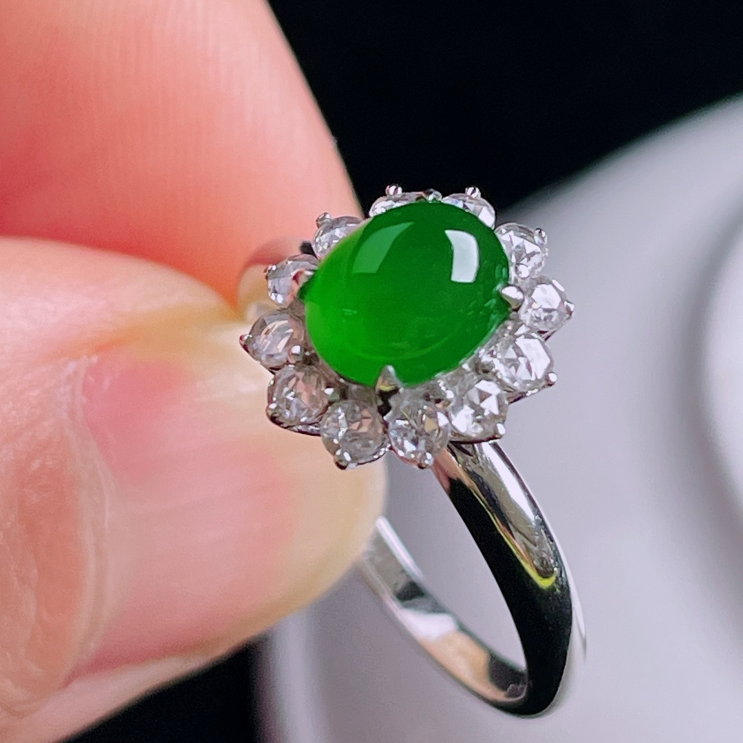️冰绿戒指，18k镶嵌，老种起光，细底通透，尺寸：裸石7.5/6/4mm0917