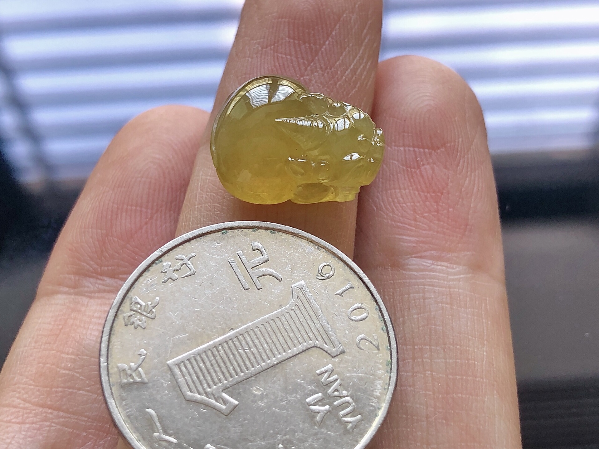 ️ 冰种黄翡貔貅，色泽极美，通透水润，玉质细腻，夺目迷人，镶嵌效果，品相，无裂，尺寸16*12.8*6