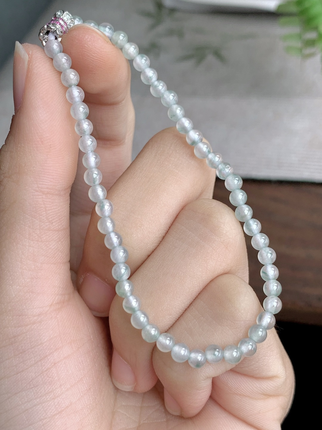 【珠子】白冰飘花手链圆珠子手链 【说明】缅甸 性比高 【尺寸】3.4mm 【重量】4.3克