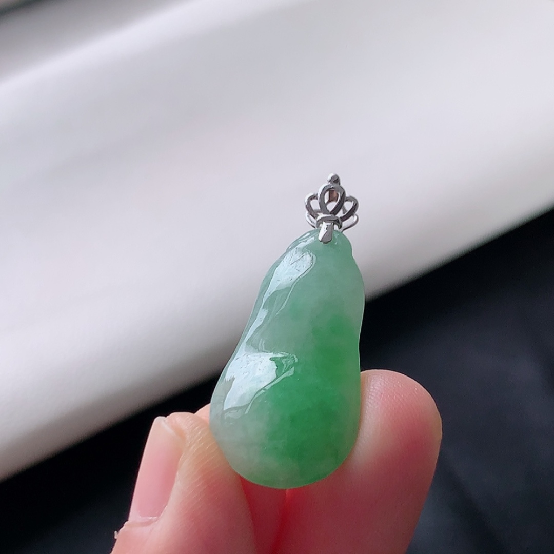 ️ 冰飘绿福瓜吊坠 翠色明媚，底子细腻水润，佩戴精致气质 货号35726，27.7-14.9-5.9