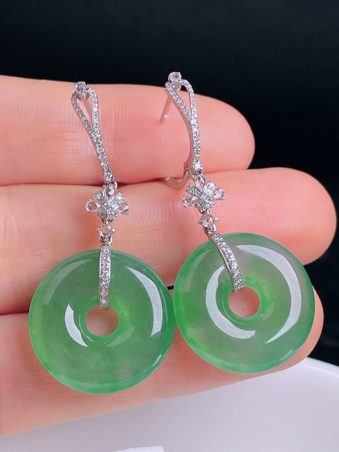 ️冰绿耳坠，18k镶嵌，老种起光，细底通透，尺寸：43裸石20.6/4.8mm0917