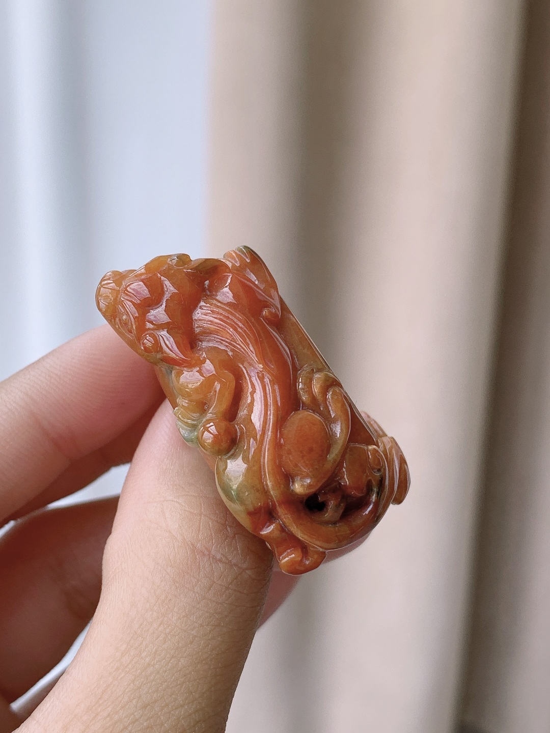 【裸石】冰红翡貔貅戒圈扳指 【说明】缅甸 性比高 立体 超厚 【尺寸】17.7-18.3 【圈口】