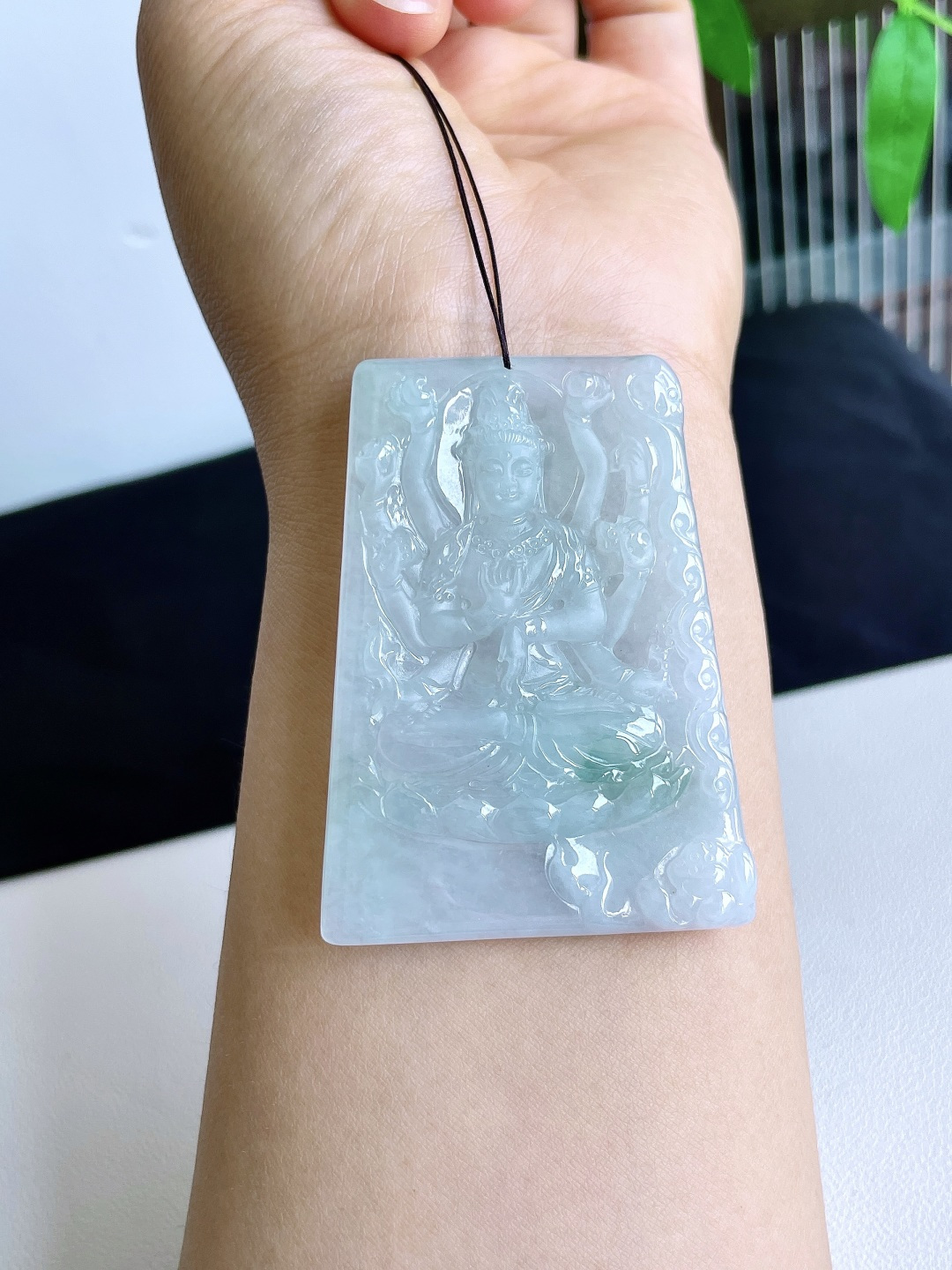 【裸石】糯冰飘花观音千手观音牌吊坠 【说明】缅甸 无裂 性比高 厚装 【尺寸】63.7-46-6.