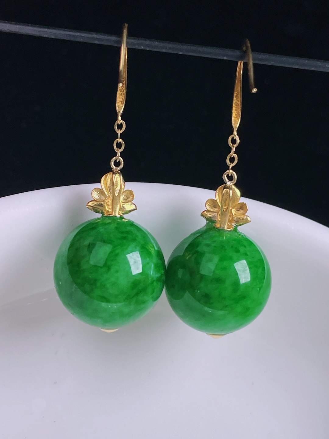 辣绿耳坠，18k镶嵌，老种起光，细底通透，尺寸：裸石12.6mm0917