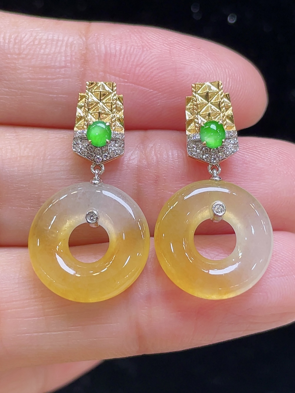 ️【冰种黄翡，耳环】大件饱满，通透水润，玉质细腻，翠色鲜艳，18k金奢华钻石镶嵌️，14.3-3.3