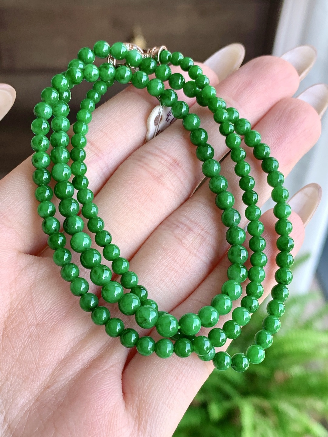 【珠子】🫧糯冰辣绿珠链圆珠子珠链 【说明】缅甸 性比高 【尺寸】3.8mm，28cm 【重量】16.8克