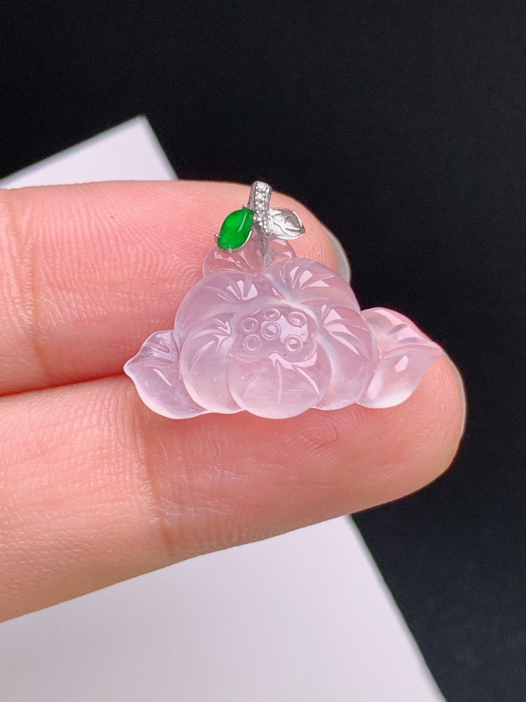 ️ 冰种荷花吊坠，莹润起胶，清雅脱俗，和和美美 裸石13.2-22.1-3.7 整体17.5 53